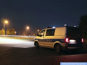 Nie miał uprawnień, za to miał alkohol w wydychanym powietrzu