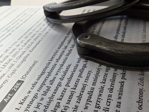 Uwaga na oszustów! Mieszkanka powiatu wołowskiego oszukana metodą na fałszywe inwestycje