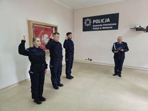 Ślubowanie nowych policjantów w wołowskiej komendzie