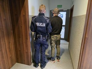 Wołowscy kryminalni zatrzymali sprawcę kradzieży butli gazowych, który był poszukiwany Europejskim Nakazem Aresztowania